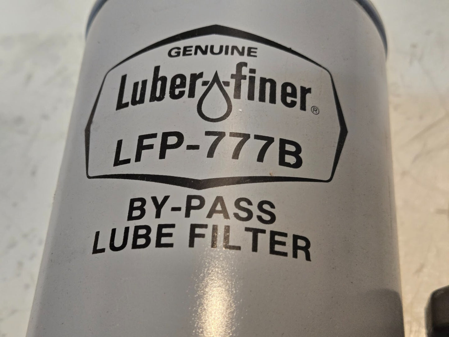Fleetguard Adaptor Head 3304173S with Luber-Finer LFP-777PB Lube Filter