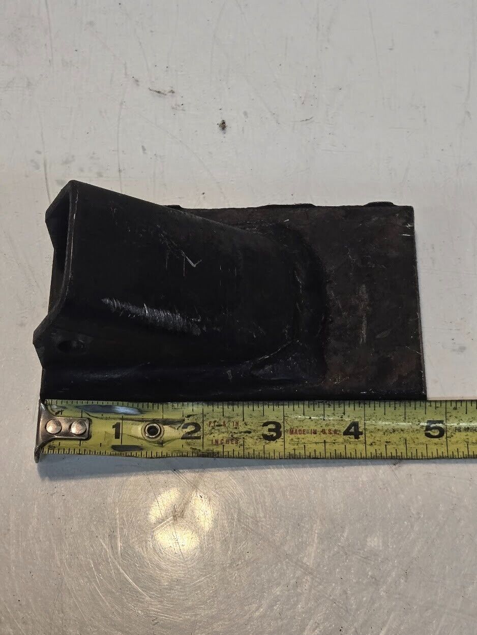 7 Quantity of 3C F Bucket Teeth 4 3/4" x 2 3/4" for 1 1/2" Shank (7 Quantity)