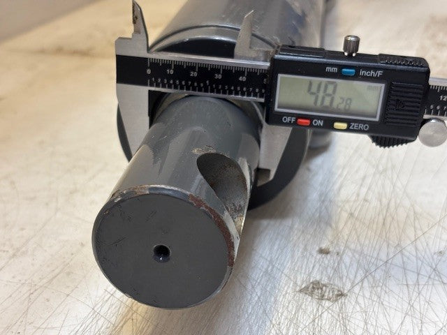 Single-Rod Hydraulic Cylinder for Skid Steer 26" Long 3.5" Bore 2" Shaft