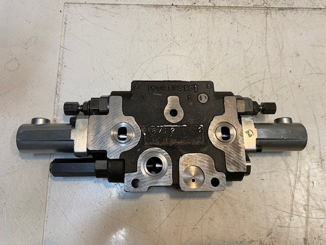 Hydraulic Directional Control Valve 1604052901