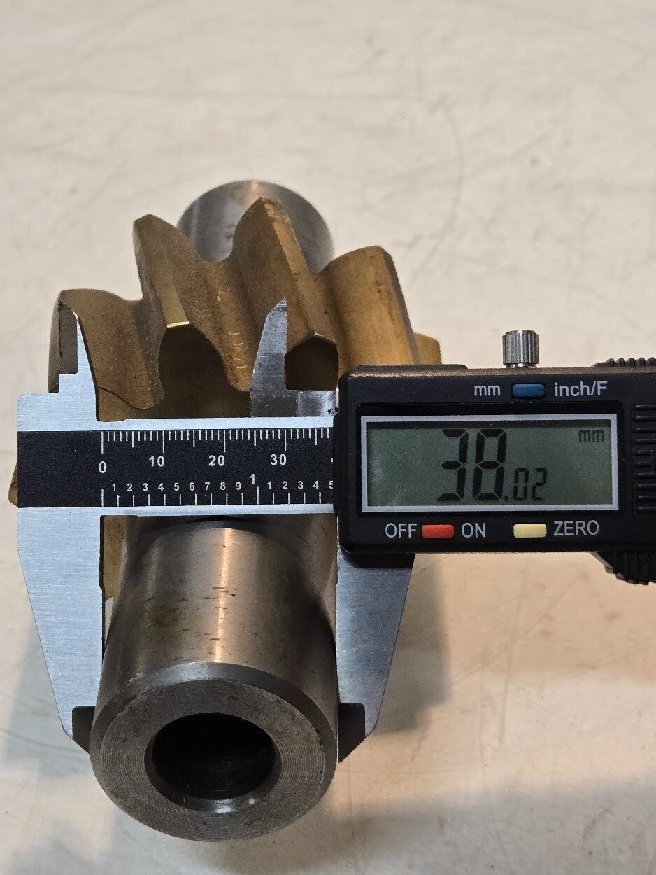 Helical Gear & Shaft | HT172A029 | BHN 293 | HT 88-8-0-4 225 | 7 6J71 | 10 Tooth