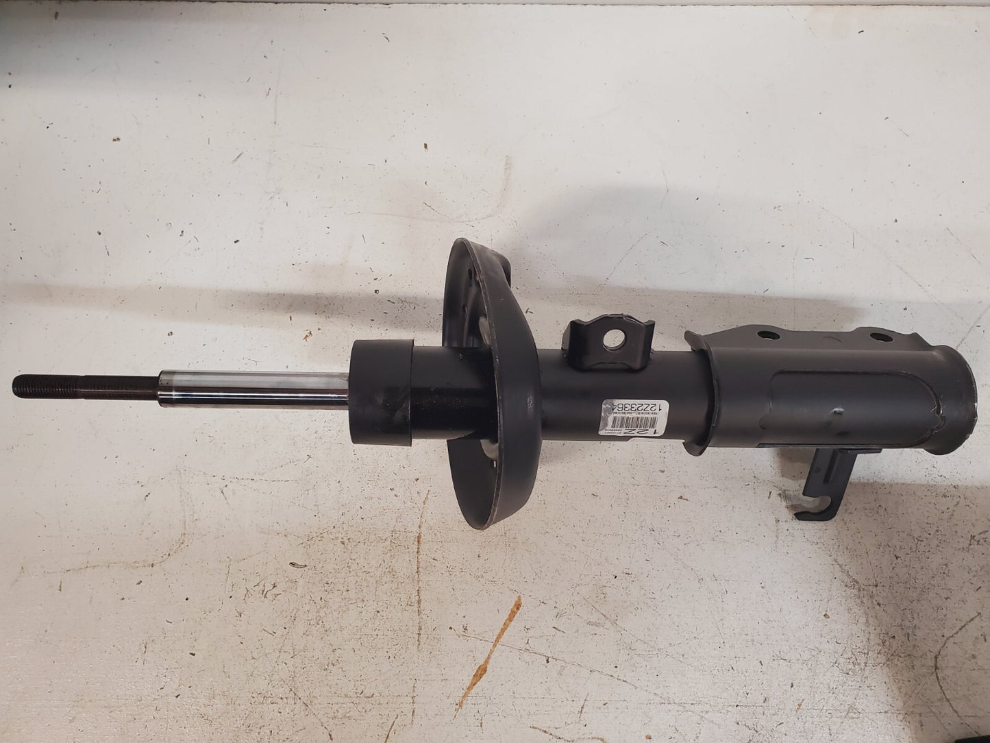 GM Front Suspension Strut Assembly 23390200