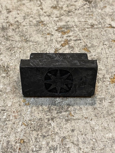 1,250 Rectangular Rubber Closure Gommet Plugs 32mm x 13mm ID 823123