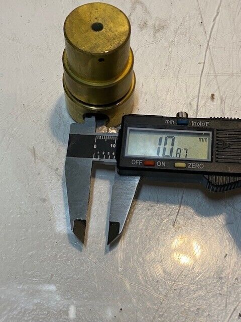 Norgren R16-201-N56A Brass Pneumatic Regulator 400 PSIG 2-1/4" H 38mm OD 11mm ID