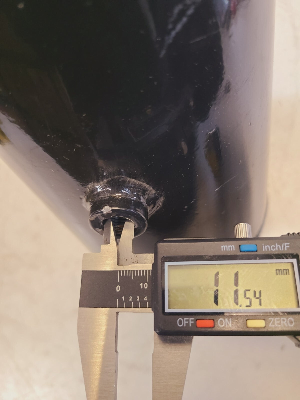 5 Port Air Tank Length 9.5" x Diameter 5.5" - Tank Measurements