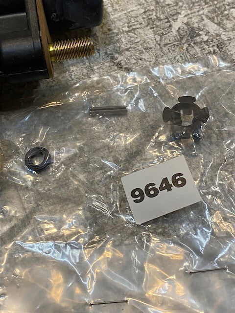 Duralast 12985 For Ford Clutch Master Cylinder 9646 | D20371