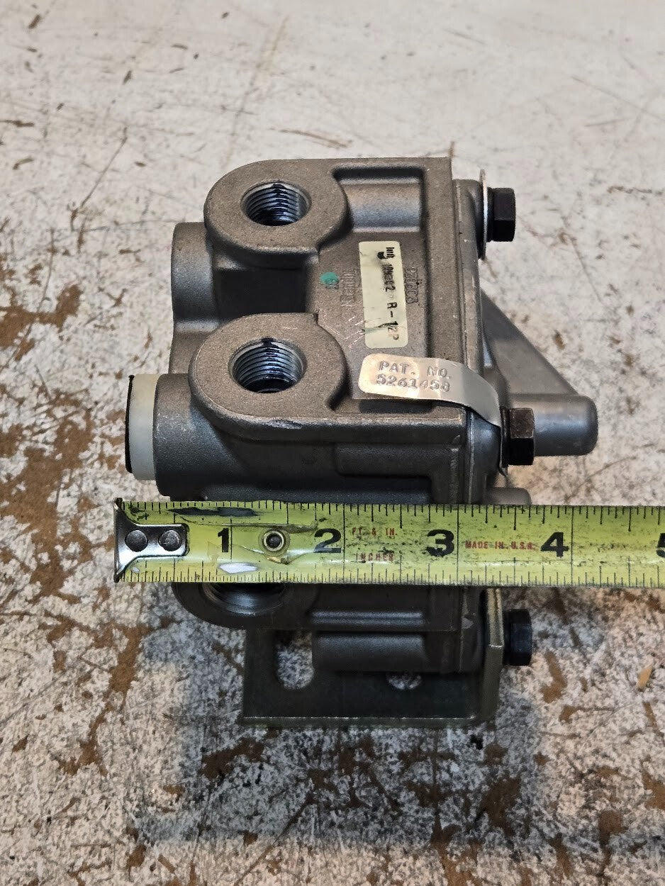 Bendix 109002 R-12P Pilot Relay Valve with 296010 Bracket | 909828