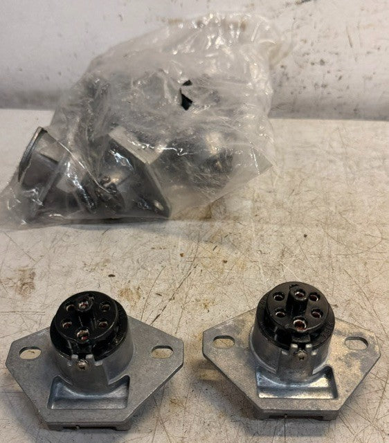 2Qty Philips Industries 15-720 7-Way Trailer Socket For Commercial Semi Trailers