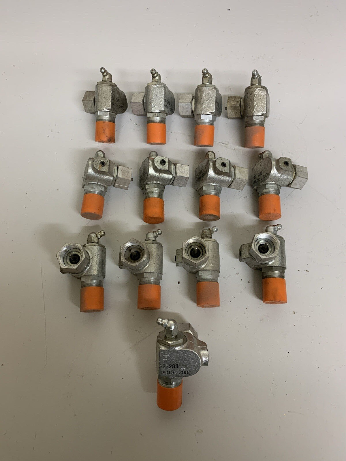 13 Pack of SP-288 Ratio 2000 Tee Valves with Grease Fittings (13 Pack)