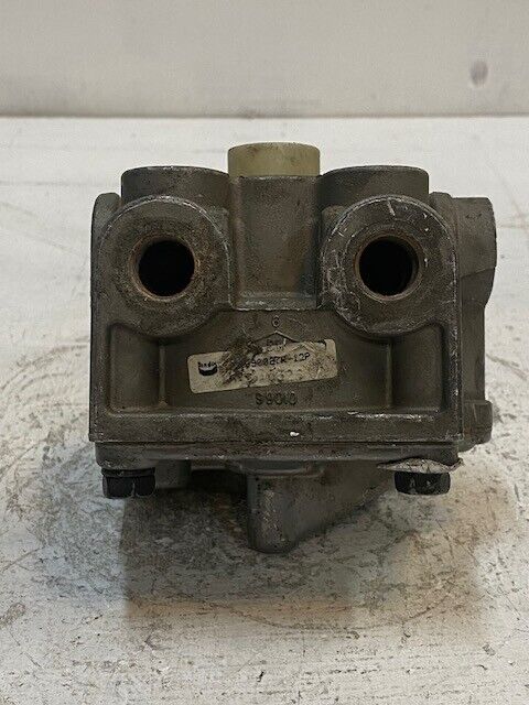 Bendix 090027R-12P Air Brake Relay Valve 99010