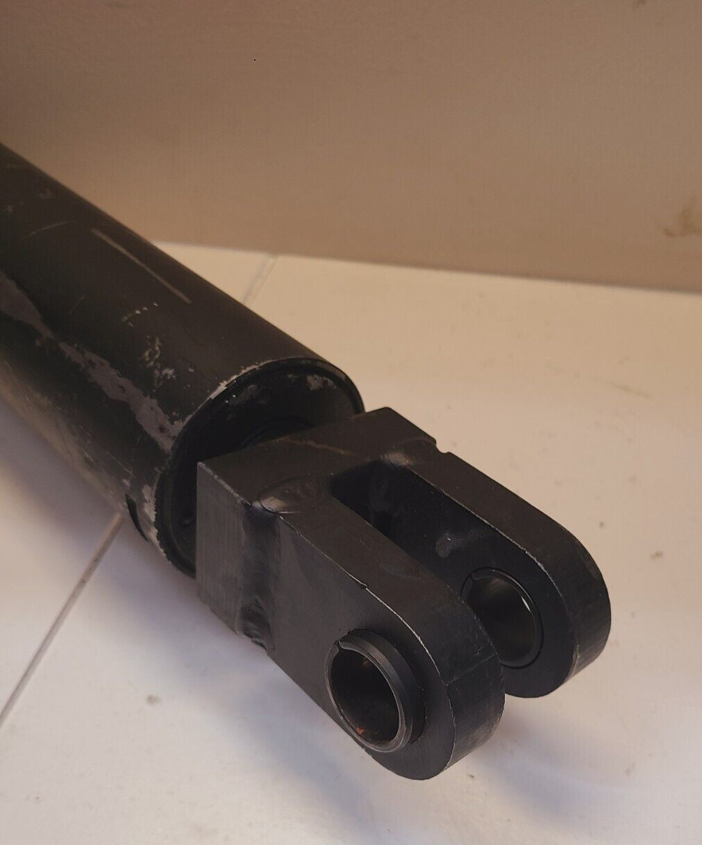 Hydraulic Cylinder T80114N | 23 S1/2 3M B16 A/S105
