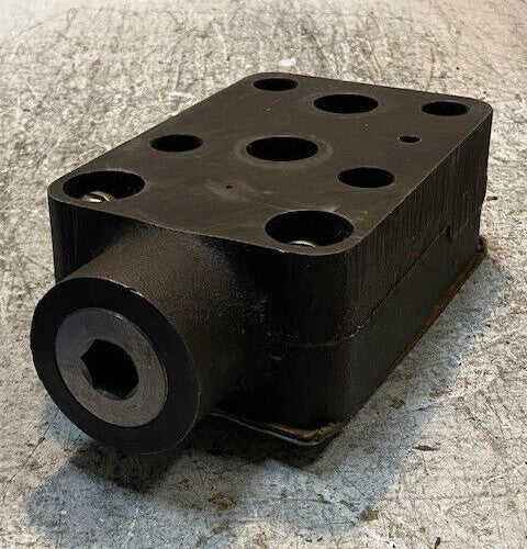 Hydraulic Pump Valve Accum PR Tank 22mm Bore 8-5/8" L 4-3/4" W 2-3/4" H