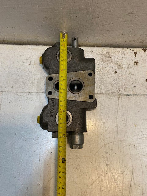 Hydraulic Directional Control Valve 976557