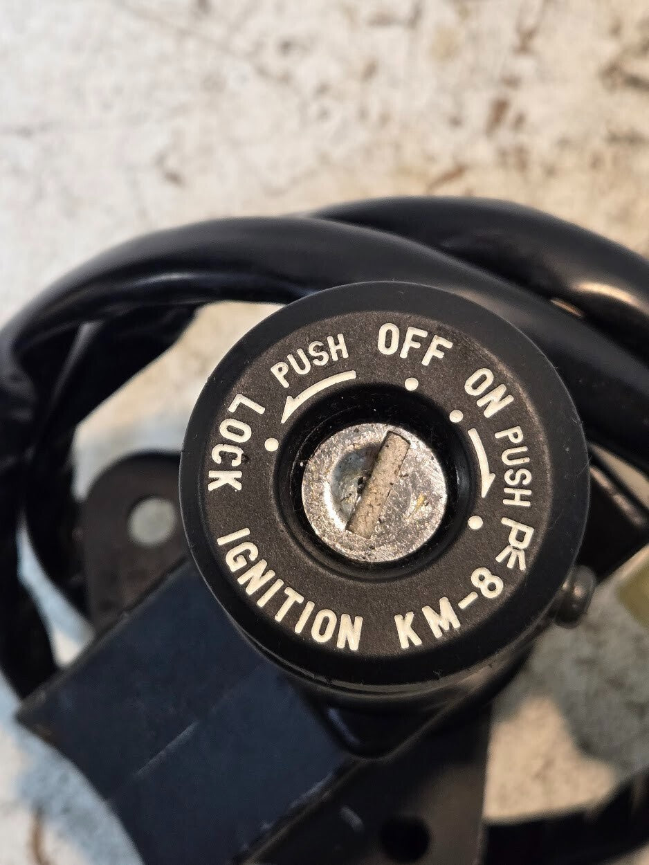 Ignition Switch KM-8 237270 | G67HH