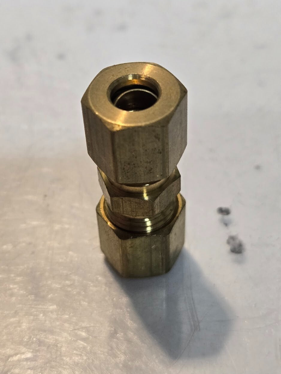 10 Quantity of Anderson Metals Corp Part 62 1/4" Compression Unions (10 Qty)