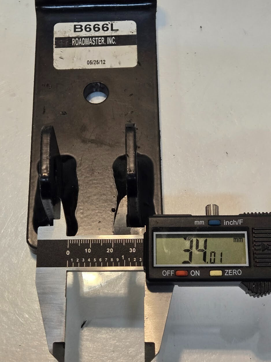 Roadmaster B666L Bracket for Sprinter Van | 6-1/4" x 2-3/4" x 2-1/2"