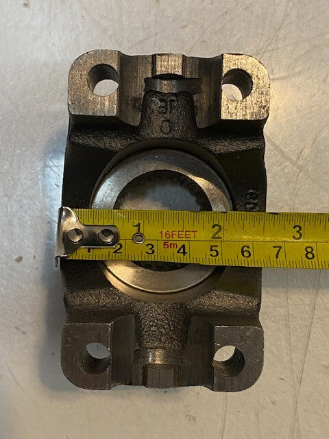 End Yoke C-268391 | 3-5/8" L 2-1/2" W 32mm Bore 8mm Bolt Holes 24-Spline