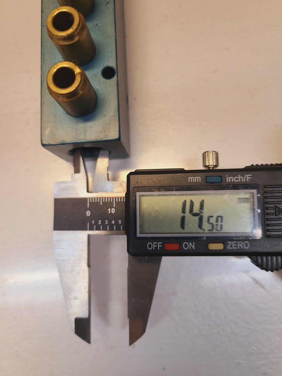 Alkon Corporation Pneumatic Manifold MQ22-4X6-6 | DC: 062800