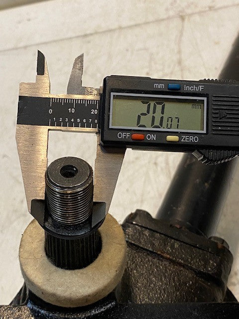 Steering Arm Gear Box 4-Bolt 24" Long 20mm Thread 11mm Bolt Holes 42mm OD