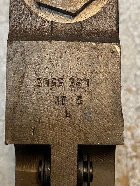 Hydraulic Sectional Control Valve 3955327 12" Long 6-1/4" Wide 2-1/8" Thick