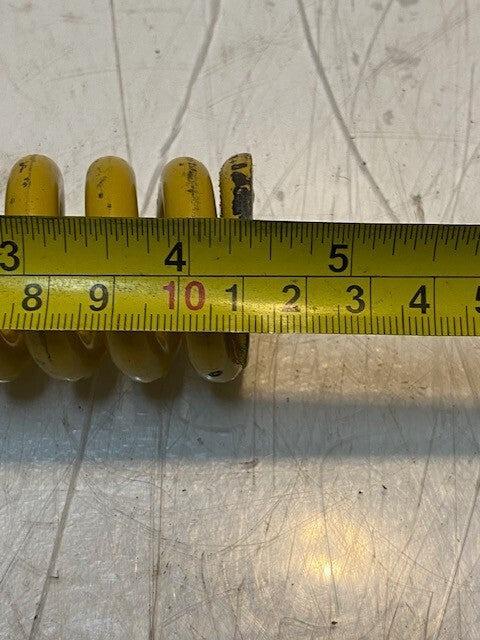 New Holland 611055 Yellow Spring Part 4-3/8" H 39mm OD
