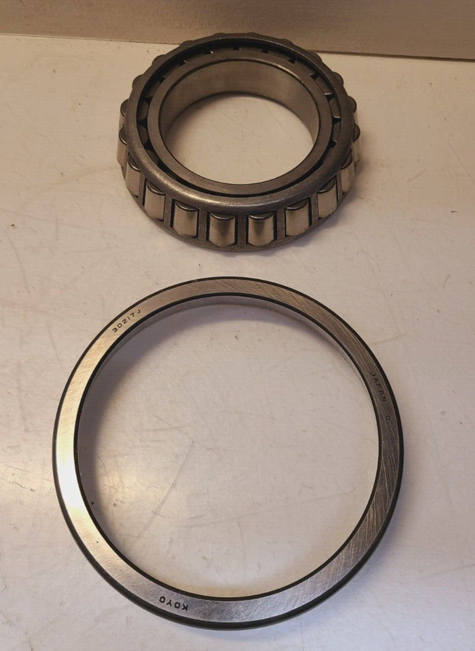Koyo Tapered Roller Bearing 30217 JR | 30217JR | B209