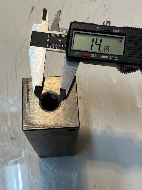 Daman Hydraulic Manifold Block 0212 DH1800304P 5-1/2" x 1-11/16" 11mm Top Holes