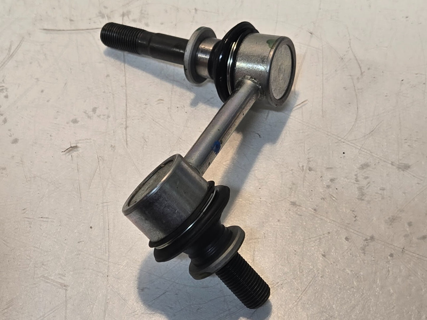 Toyota Genuine Parts Front Stabilizer Link Assembly 48820-30090 | GD09