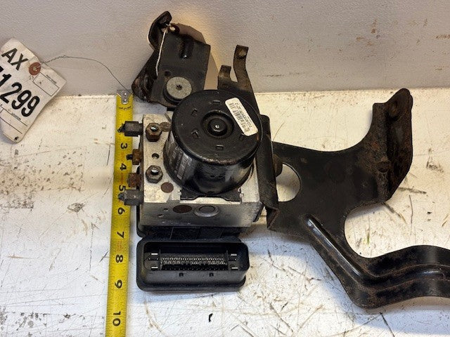 2006 Jaguar ABS Controller with Bracket | 5W93-2C405 | 10.0926-1006.3