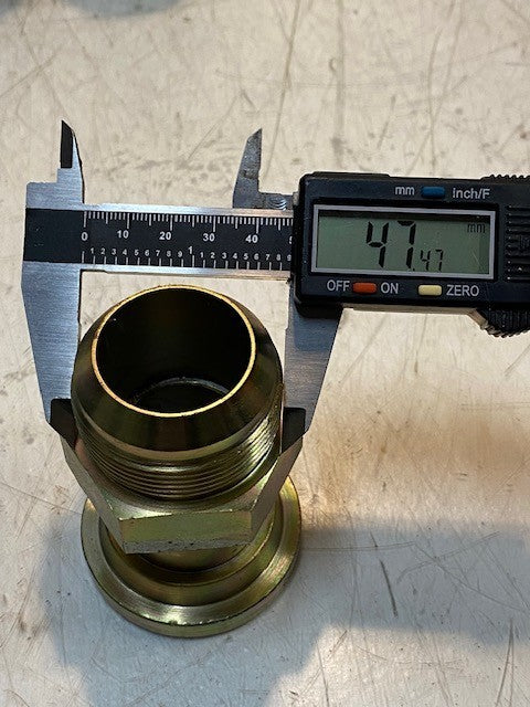 4 Quantity of Code 61 Hydraulic Fitting Straight Adapters 33 (4 Quantity)