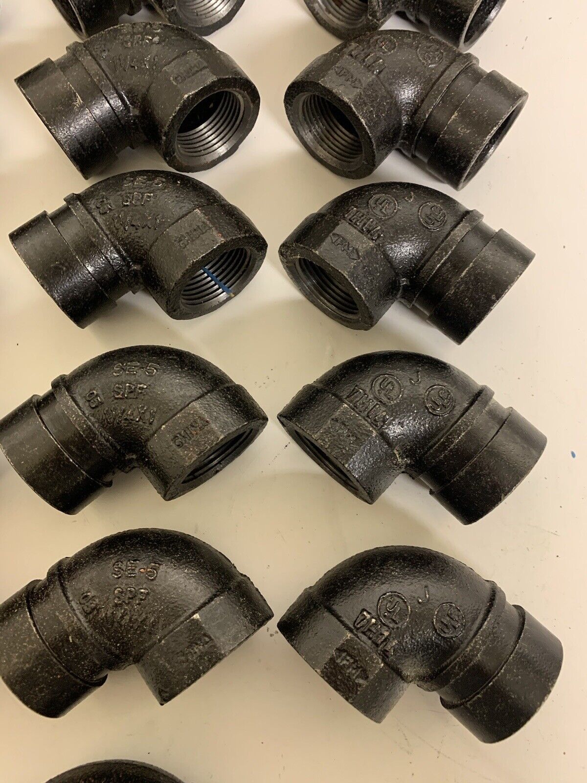 Lot of 16 90 Degree Reducing Elbow Cast Iron Fittings SE-5 SPF 1-1/4” x 1”