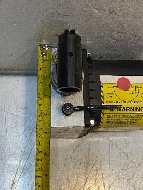International Power Packer Hydraulic Hand Pump HP50024201 | 2029385C91 | 05180 P