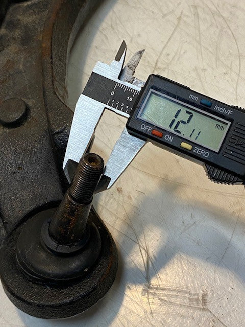 Right Control Arm MS20367 | 22" L 10-1/2" W 12mm Thread