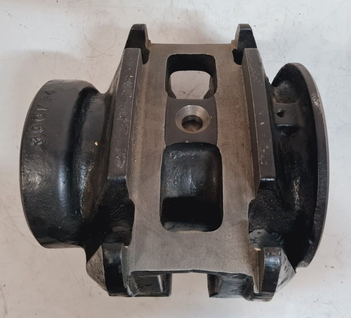 Mack Rear Trunnion for Commercial Truck 4"x4" | 39QK54 | 4FC4