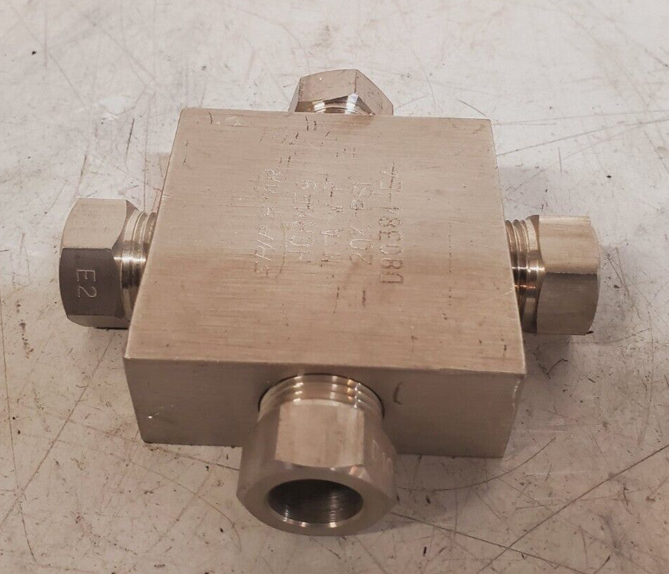 Spir Star Medium-Pressure Female Cross HCRMF9 | MAWP 20K PSI D80384-E4