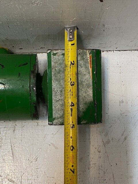 Hydraulic Cylinder Green 20-1/2" Long 3-3/4" End 26mm Bore 2-1/2" End 26mm Bore