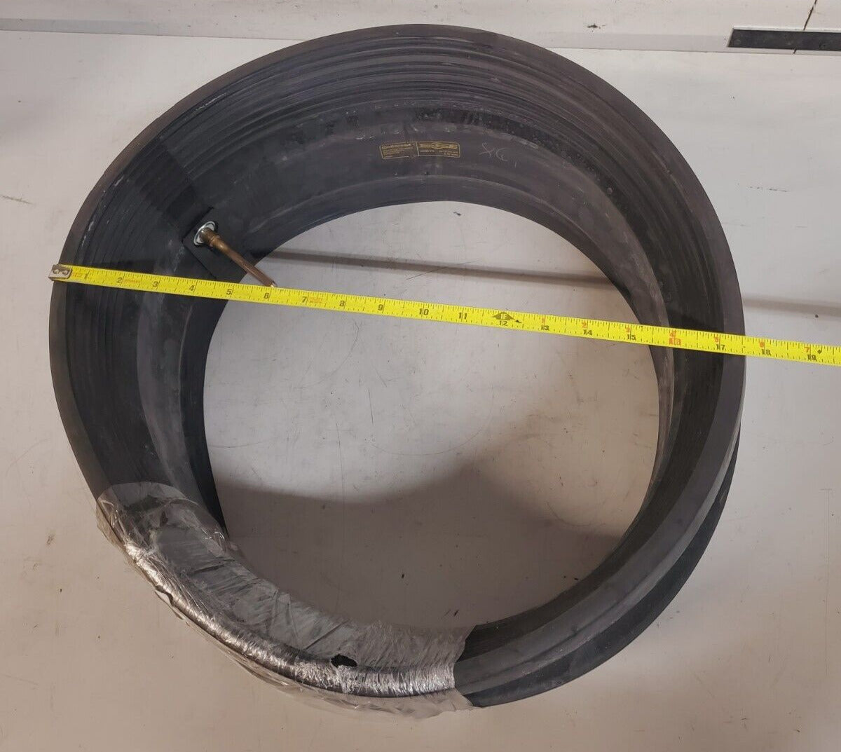 Tubeless Sealing Ring for 15" Rim with 9.75" width 355-65R15 | 0793026