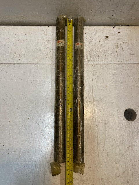 2 Quantity of KUHN Axle Parts 520.033.00 | 17-1/4" Long 31mm OD (2 Quantity)