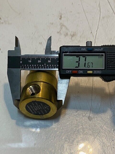 Norgren R16-201-N56A Brass Pneumatic Regulator 400 PSIG 2-1/4" H 38mm OD 11mm ID