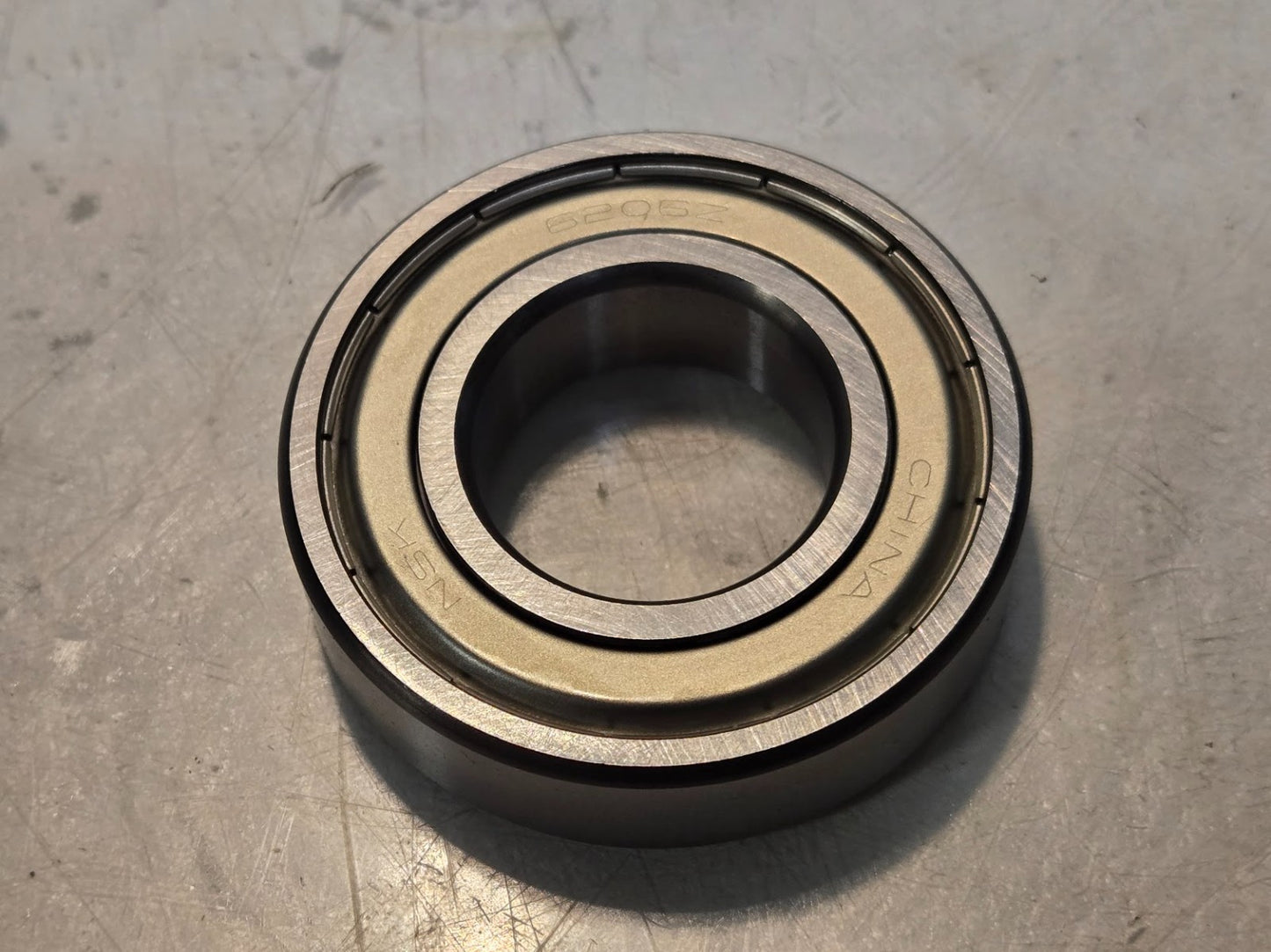 2 Quantity of NSK Metal Shielded Bearings 6206Z | 62 mm OD x 30 mm Bore (2 Qty)