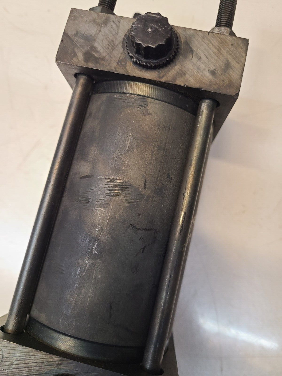 Parker Pneumatic Cylinder CC418660 A Model 02.50 TC-2ANUS13A | 3.000 | 250 PSI A