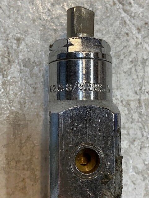 Oxygen Cylinder Post Valve CGA870 | 988002 4" L 1" W 21mm Thread End