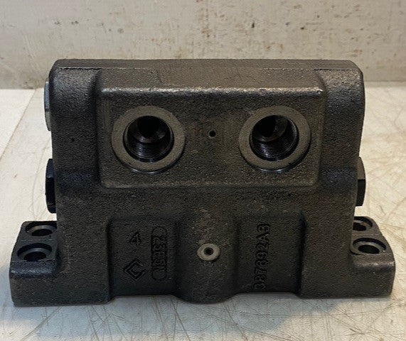 CNH Hydraulic Vane Pump Housing Case Pump Body Assembly 387892A3 | 23B5N