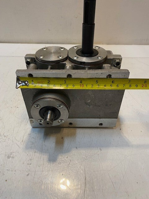 Right Angle Gearbox A080396 | 9" L 6-3/4" W 6-1/2" H 18mm Shaft 15mm Shaft