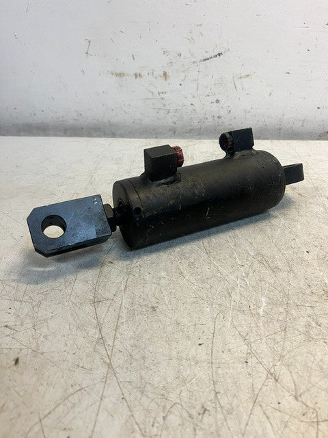 Left Handed Hydraulic Cylinder Assembly For Forklift 12  Length 66.73mm Cyl Dia.