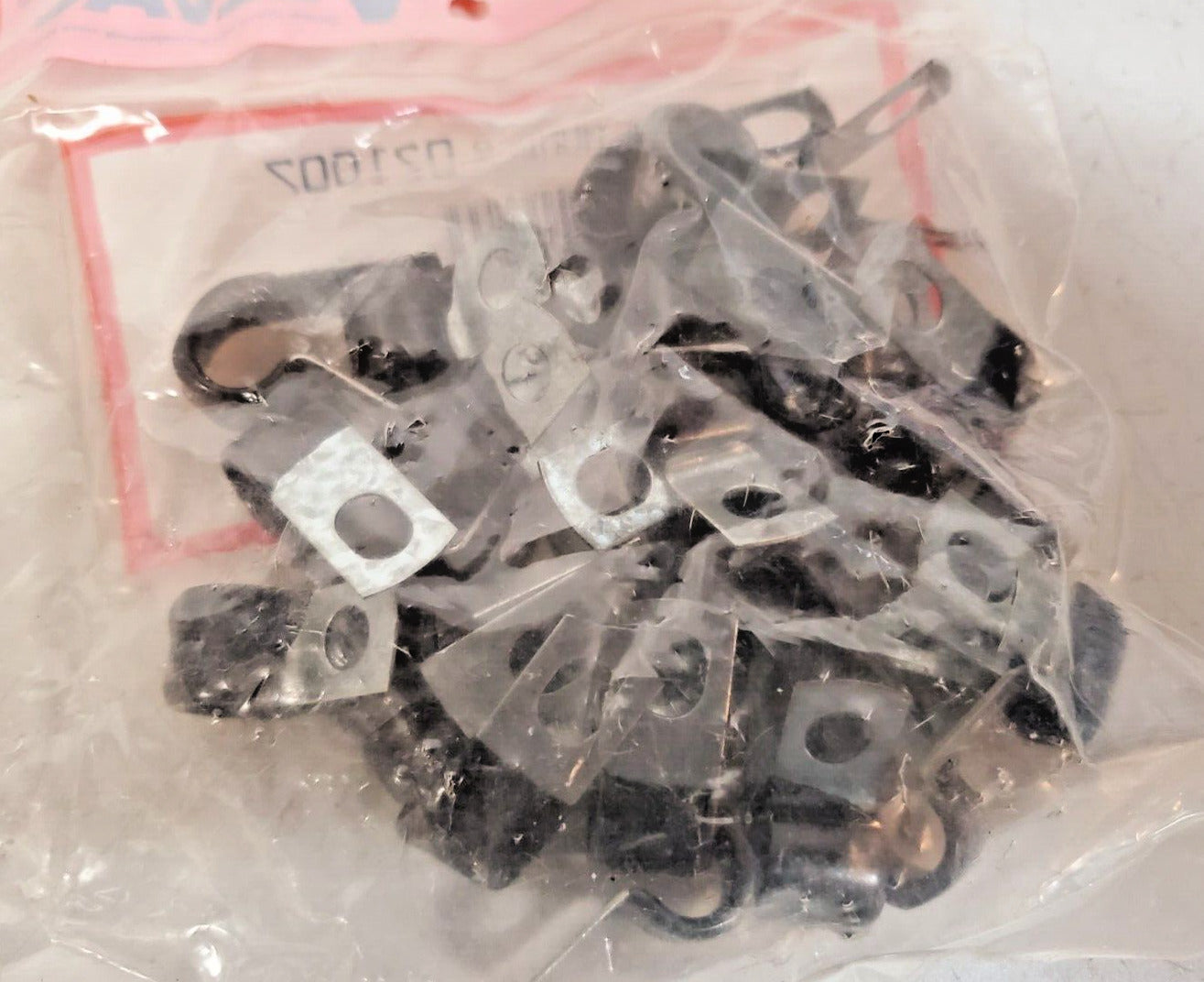 4 Packs of 25 Units of Velvac Tube Clips 021007 (100 Total Qty)