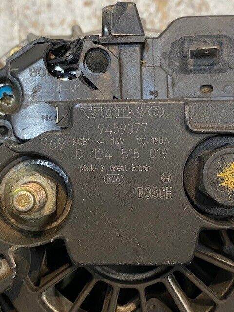 Volvo Alternator 9459077 Bosch 0124515019