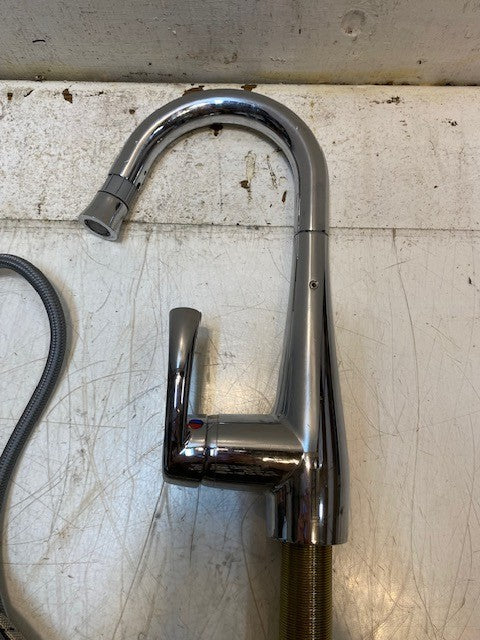 American Standard A112.18.1 Single Handle Pull-Down Sprayer Kitchen Faucet