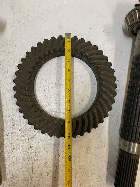 Set of 2 Pinion Shafts (9 Teeth/28 Spline) with 1 Ring Gear (41 Teeth)