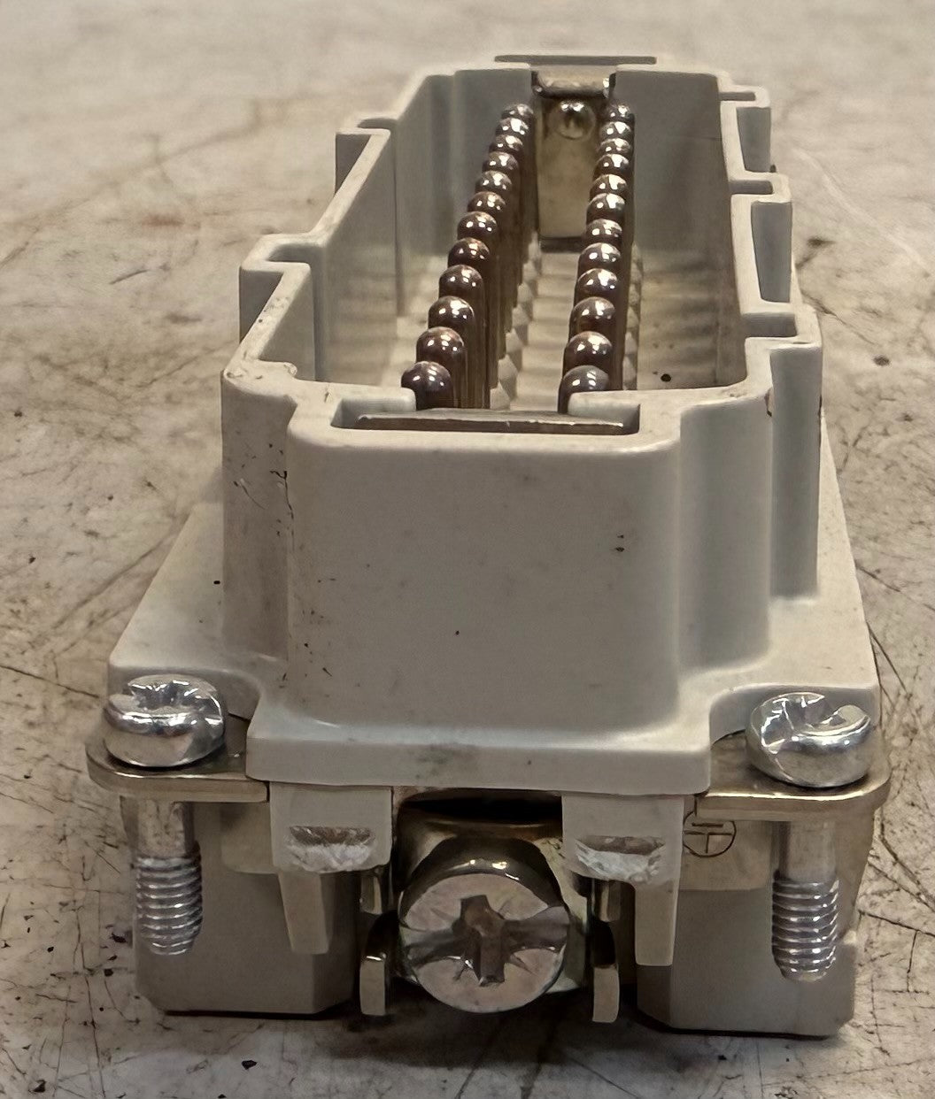 Epic H-BE-24-Pin Heavy-Duty Connector Insert 10196000, 16A / 500V / 6kV / 3